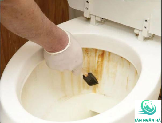 Bồn cầu bị ố vàng